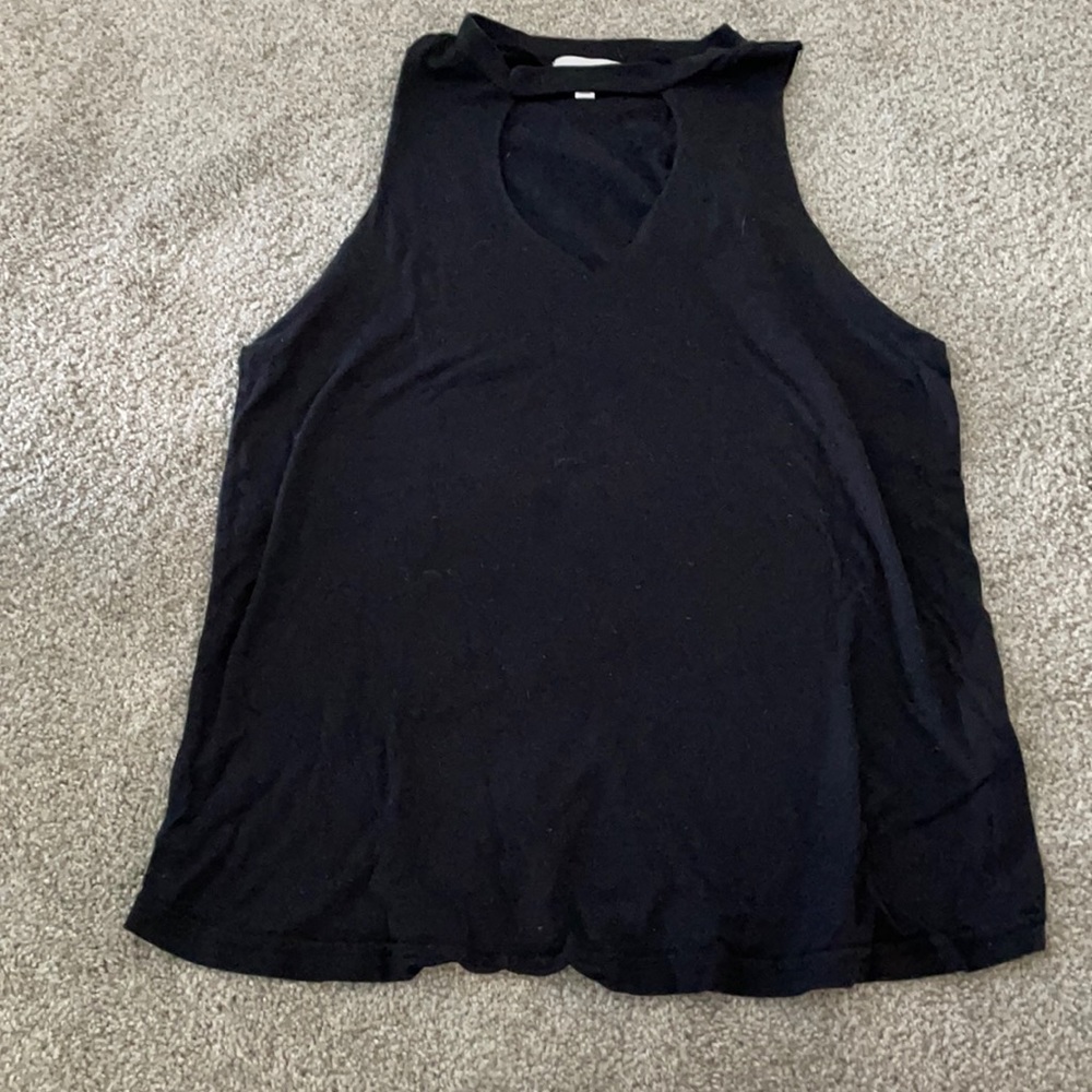 Cutout black tank